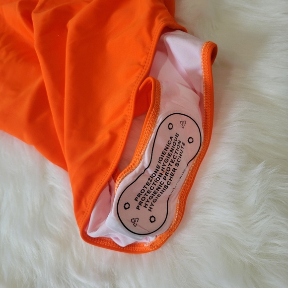 Mae Stylish Colorblock Swimsuit - Picture 12 of 14